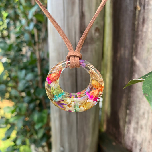 Meadow Flower Pendant Necklace