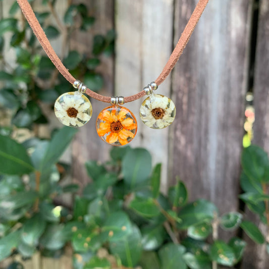 Daisy Flowers Pendant Necklace
