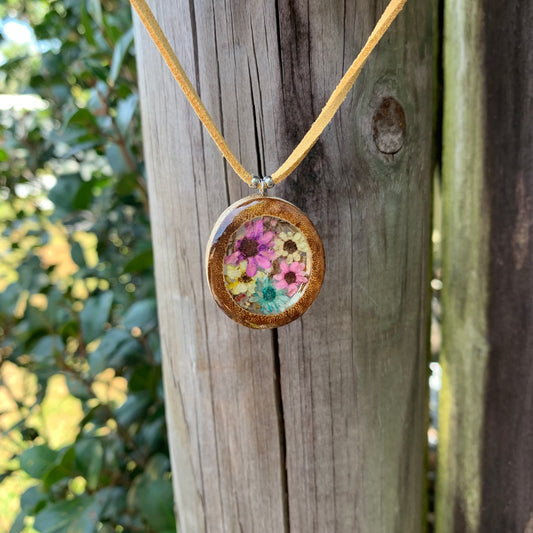 Flower Bamboo Pendant Necklace